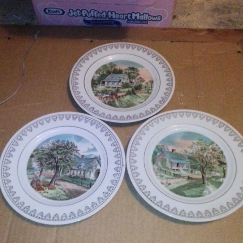 Currier&Ives Autumn collection plates